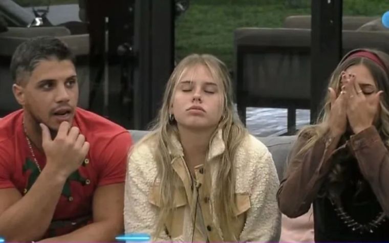 Conejo, Coti y Julieta de Gran Hermano, junto a los otros participantes, vieron el triunfo de Argentina ante Francia.