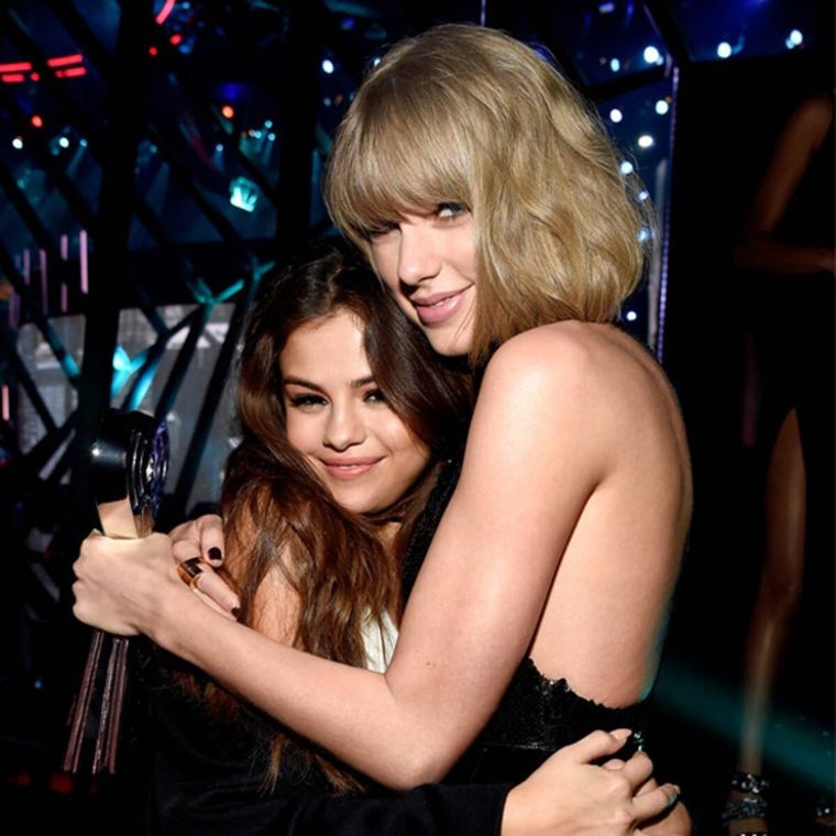 Foto: https://dicomania.com/2019/12/17/el-emotivo-mensaje-de-selena-gomez-a-taylor-swift-por-su-cumpleanos/