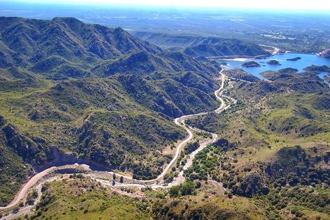 Nogolí es un pueblo de San Luis rodeado por sierras, aguas transparentes y caminos ideales para una escapada. Nogolí es un pueblo de San Luis rodeado por sierras, aguas transparentes y caminos ideales para una escapada.