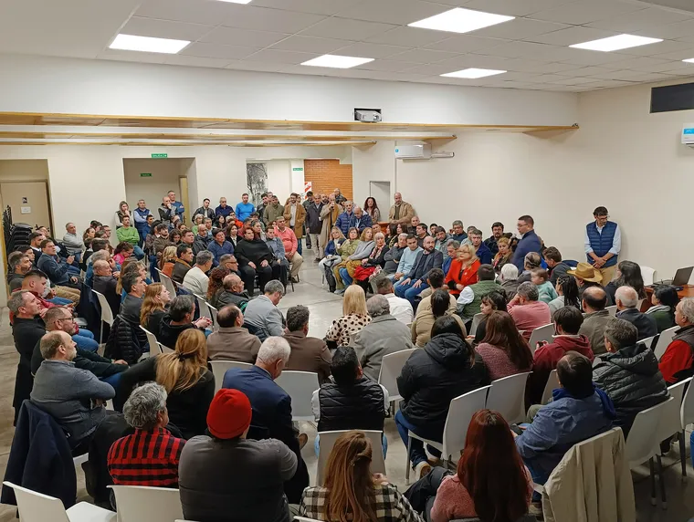 Frente Provincias Unidas, integrado por Jorge Difonso (Unión Popular), Marcos Quatrinni (Coalición Cívica), Flavia Manoni (Compromiso Federal), Edgardo Civit Evans (Jubilados Auténticos) y Roberto Righi, entre otros.
