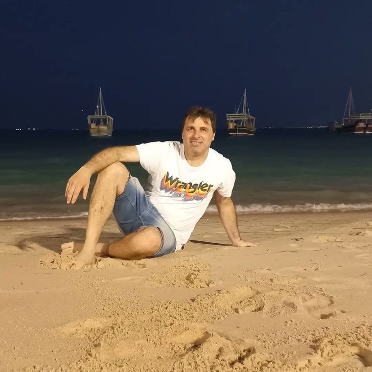 Jorge Battagliotti vende arena de Qatar a $10.000 Foto: Twitter/@jbattagliotti