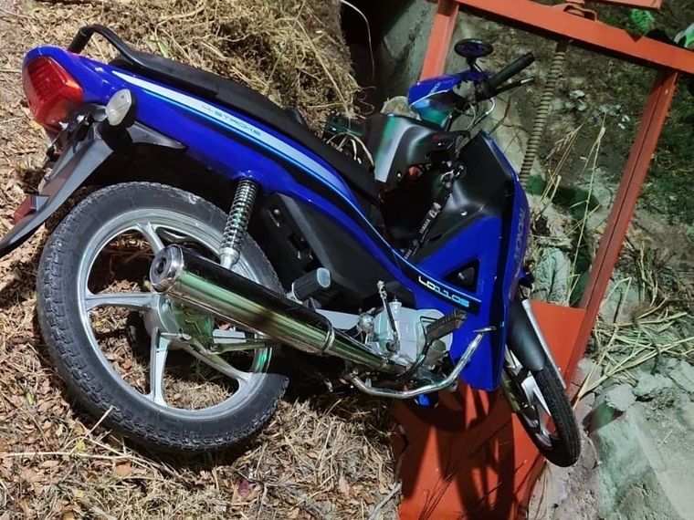 Guaymallén: chocó con su moto contra una compuerta y murió.