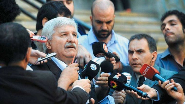 Rubén Carrazzone ante la prensa. Foto: Perfil