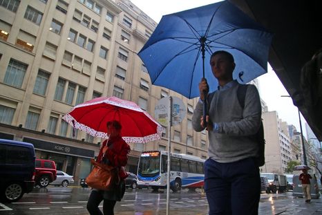 Este martes bajará la temperatura en Buenos Aires y se espera lluvias el fin de semana. Este martes bajará la temperatura en Buenos Aires y se espera lluvias el fin de semana.