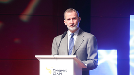 Estas fueron las llamativas fotos del rey Felipe VI y Hillary Clinton. Foto: Twitter @casareal