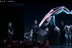 elon musk presento a optimus, el robot humanoide con el que erradicara la pobreza en el mundo