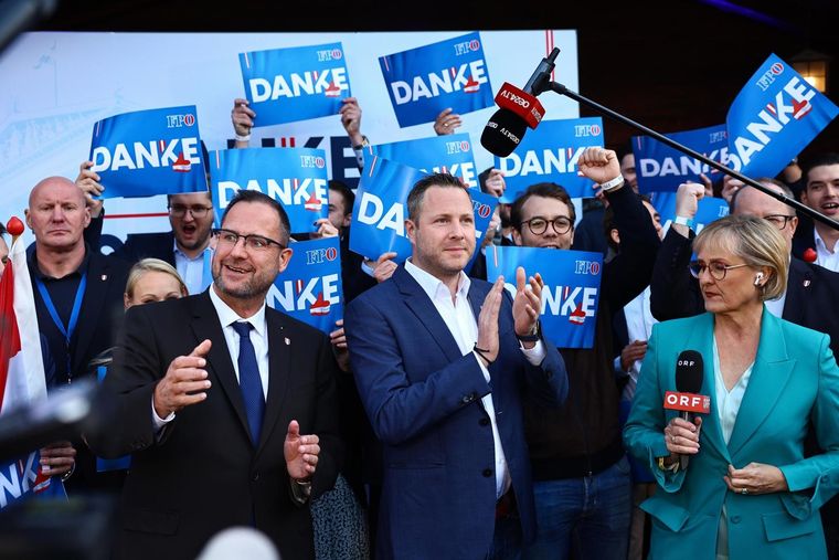 El partido ultranacionalista FPÖ, de extrema derecha, ha ganado este domingo por primera vez las elecciones parlamentarias en Austria. Foto: EFE