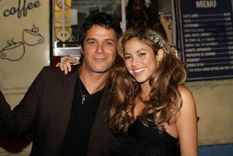 Alejandro Sanz anunció una nueva colaboración con Shakira y volvieron los rumores sobre la supuesta relación sentimental entre ambos artistas.
