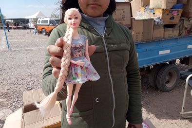 MDZol | Juguetes usados Esmeralda vendió juguetes que ya no usaba, para comparse la muñeca que quería. Foto: MDZ
