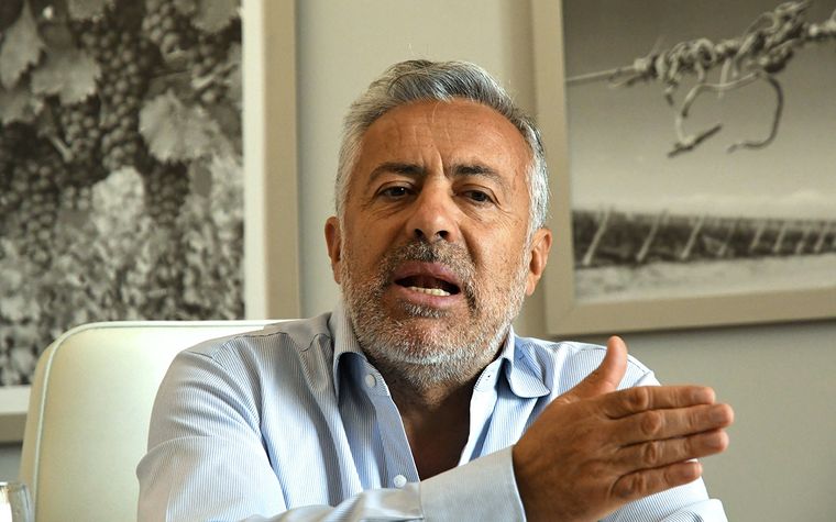 El gobernador recibió a MDZ en su despacho para hacer un balance del inicio de su gestión Foto: Rodrigo DAngelo / MDZ