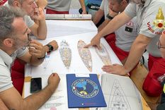 Los buzos italianos concretaron los rescates de los cuerpos. Foto: EFE