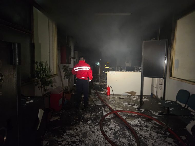 El incendio afectó el tercer piso del edificio El incendio afectó el tercer piso del edificio