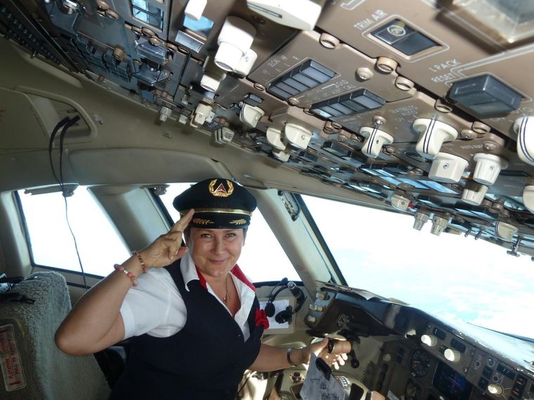 Ilona Biskup trabajó como auxiliar de vuelo durante 32 años.