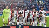Futbolistas del San Lorenzo reclamaron por sueldos impagos y malas condiciones laborales. Futbolistas del San Lorenzo reclamaron por sueldos impagos y malas condiciones laborales.