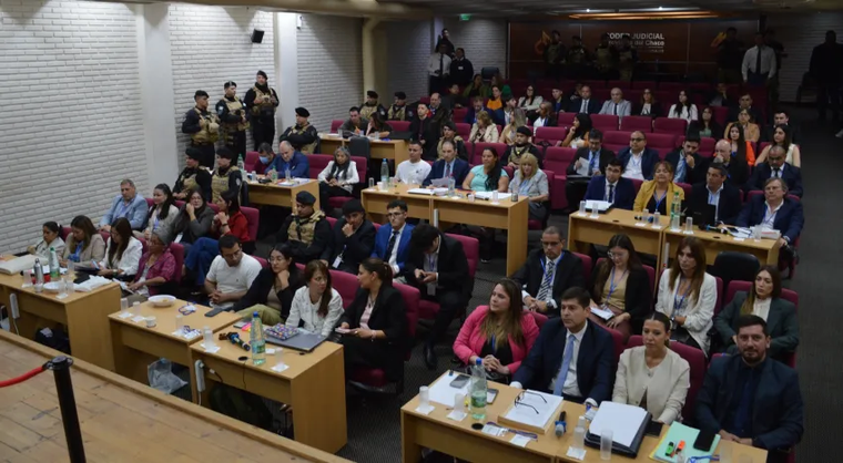 Crecen las expectativas por el veredicto al que llegue el jurado popular en el juicio por el femicidio de Cecilia Strzyzowski.﻿ El debate pasó a cuarto intermedio hasta el sábado a las 8.
