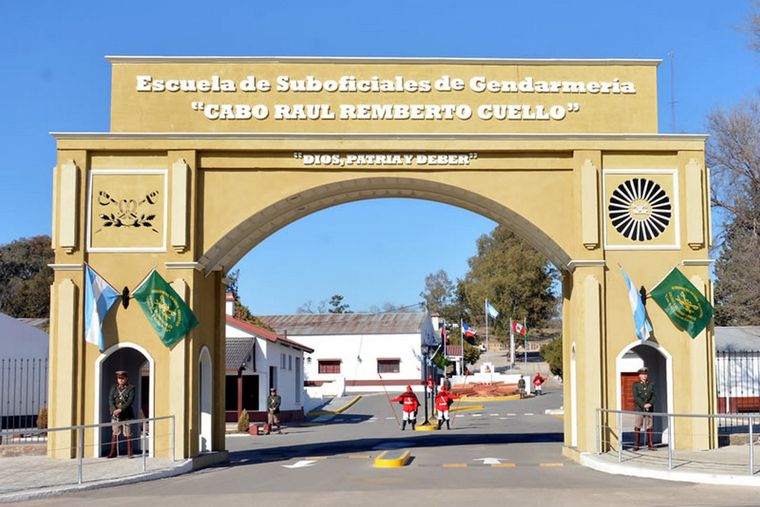 Un juez federal envió a juicio a la gendarme por presunto abuso de autoridad, incumplimiento de los deberes de funcionaria pública y exhibiciones obscenas. Foto: Gendarmeria Nacional