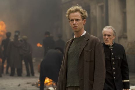 Un drama de la Segunda Guerra Mundial. Un drama de la Segunda Guerra Mundial.