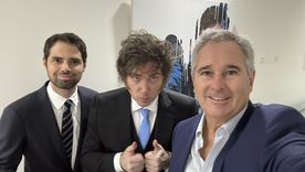 Javier Milei y el embajador argentino en Francia, Ian Sielecki.