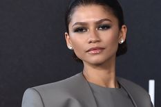Zendaya y Julia Roberts aparecieron esta semana luciendo trajes del mismo color Foto: Vogue