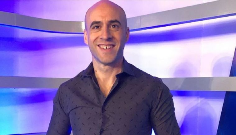 El Pelado Esteban Trebucq posa con sus hijas Esteban Trebucq es padre divorciado