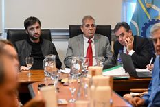 El gobernador Torres llegó a esta decisión tras una reunión con su equipo de trabajo. Foto: Prensa