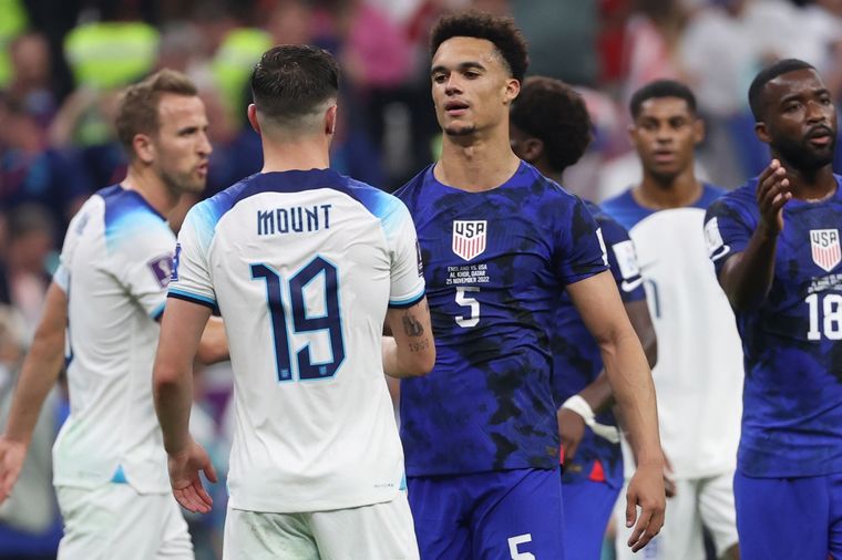 Inglaterra y Estados Unidos quedaron a mano en la segunda fecha del Grupo B de Qatar 2022. Foto: EFE