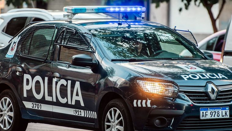 Delincuentes en moto intentaron robar un auto, pero uno se fugó y el otro terminó detenido. Foto: Santiago Tagua/MDZ