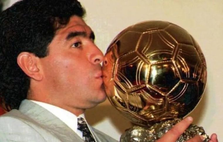 El Balón de Oro de Maradona del Mundial 1986. Foto: Clarín