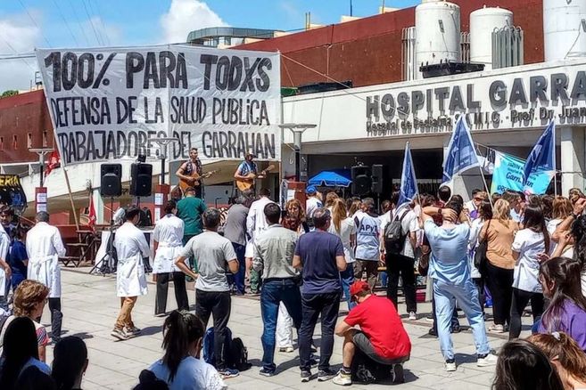 El paro del Hospital Garrahan se enmarca en un contexto de creciente conflicto por las condiciones laborales en el sistema de salud y el presupuesto destinado a hospitales nacionales.  