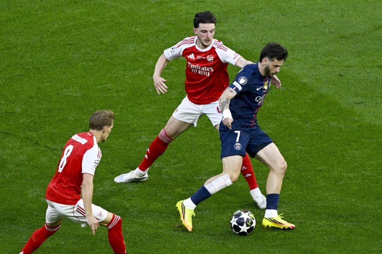 Paris Saint-Germain y Arsenal juegan la final de la Champions League en el Puskás Aréna de Budapest, Hungría.