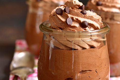 Torta con mousse de dulce de leche casera. Torta con mousse de dulce de leche casera.