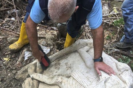 El hallazgo en Italia aporta información sobre las prácticas funerarias y el estatus social en la antigua Roma. El hallazgo en Italia aporta información sobre las prácticas funerarias y el estatus social en la antigua Roma.