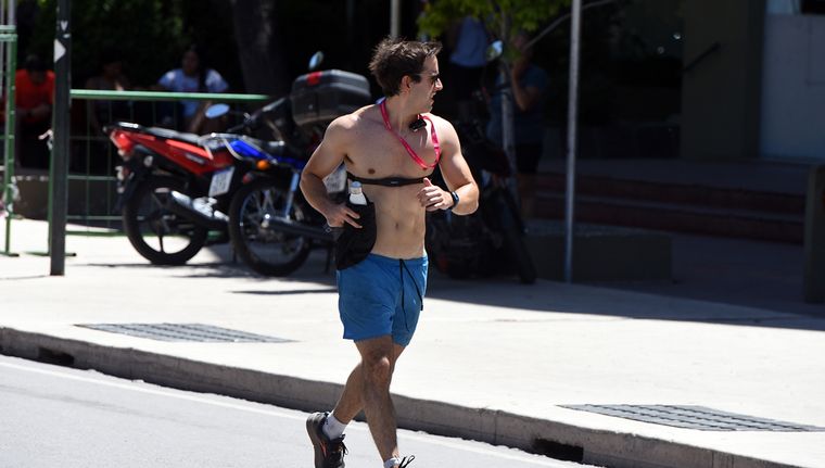 El calor se extiende hasta la próxima semana. Foto: ALF PONCE MERCADO / MDZ