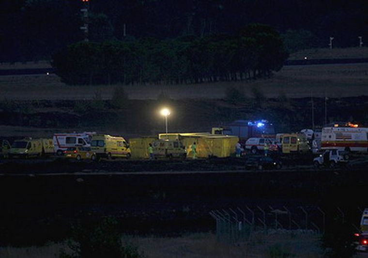 Sólo 28 de los pasajeros del avión pudieron salir con vida. Foto: EFE