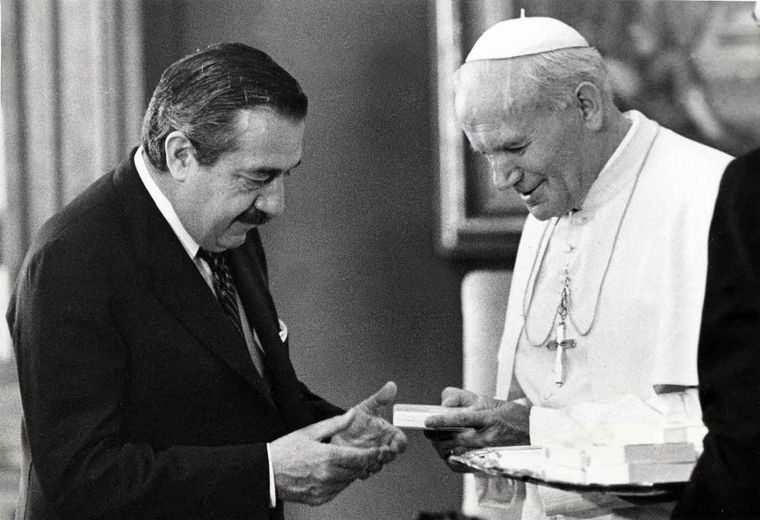 Alfonsín y la visita de Juan Pablo II tras la Guerra de Malvinas.