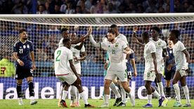 Mauritania y una noche soñada en la Bombonera: gol histórico y festejo con algunos hinchas argentinos. Mauritania y una noche soñada en la Bombonera: gol histórico y festejo con algunos hinchas argentinos.