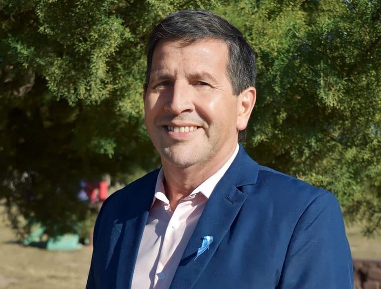 Tras haber asumido como intendente diciembre pasado, Sergio decidió retomar sus estudios del nivel Secundario en el Cenma 161 Foto: Facebook Sergio Marín