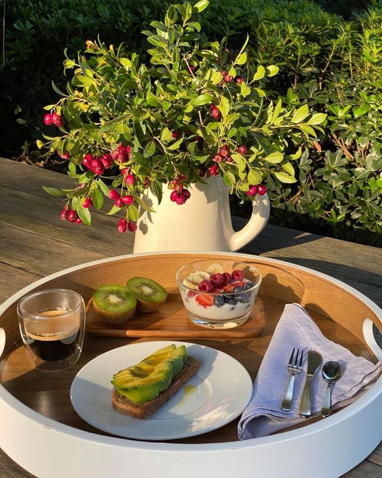Elabora tus ideas de decoración para tu mesa de desayuno, al igual que Juliana Awada Foto: Instagram