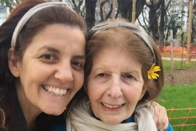 MDZol | La artista plástica Corina Esturla y su madre, Susana.