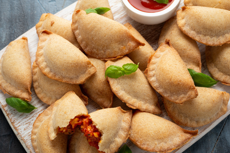 Sabor argentino: receta de empanadas de copetín de carne tradicionales Sabor argentino: receta de empanadas de copetín de carne tradicionales