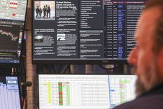 wall street: los bonos operan en verde, pero el riesgo pais se mantiene por arriba de los 530 puntos