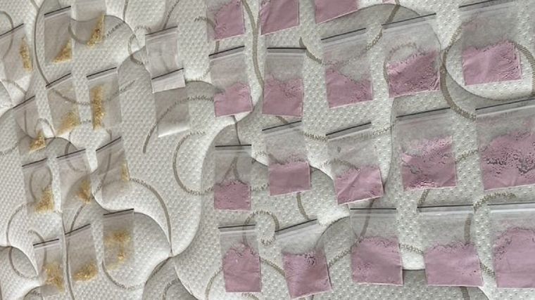 Doce argentinos fueron detenidos por tenencia y venta de tusi y éxtasis en Punta del Este Foto: @Ni_martinelli