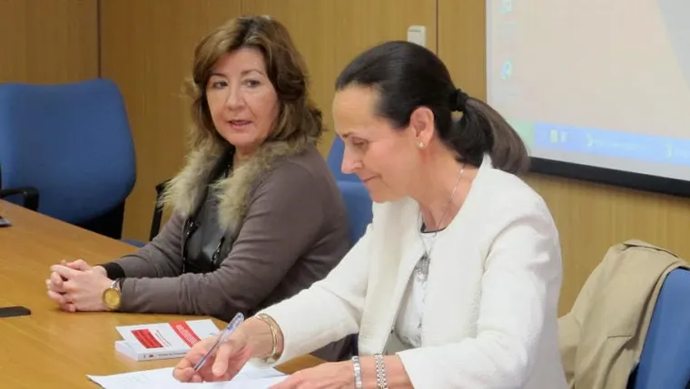 Decenas de equipos directivos sostienen diariamente el funcionamiento de las escuelas argentinas. Decenas de equipos directivos sostienen diariamente el funcionamiento de las escuelas argentinas.