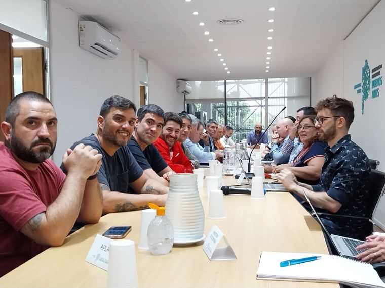 Gremios de la administración central participaron en el Ministerio de Trabajo de la provincia de Buenos Aires de la reapertura de la paritaria estatal bonaerense Foto: José Luis Carut MDZ