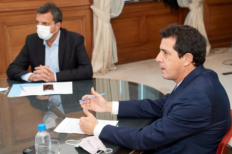 De Pedro y Massa en la reunión con la oposición. Foto: Télam