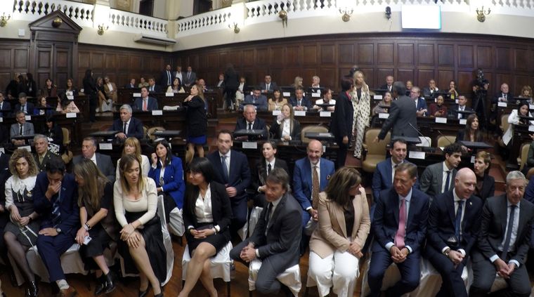 Desde el peronismo se festejó con potencia el fracaso de la ley. En el oficialismo hay desazón Foto: ALF PONCE MERCADO / MDZ