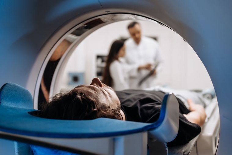 El accidente ocurrió cuando la máquina de resonancia magnética estaba en funcionamiento.