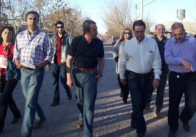Iglesias, Cobos y todos los radicales recorrerán Mendoza.
