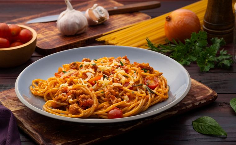 Espaguetis de pollo y champiñones Foto: Shutterstock