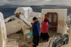 Gente evacuándose de Santorini, Grecia. Foto: Archivo BBC Gente evacuándose de Santorini, Grecia. Foto: Archivo BBC